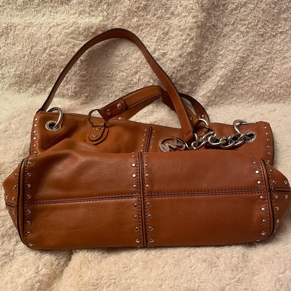 Michael Kors Uptown Astor Studded Leather Satchel/Tote 2 handles 1 Strap Camel - Picture 10 of 10